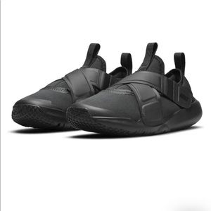 Nike Flex Advance Flyease Sneaker